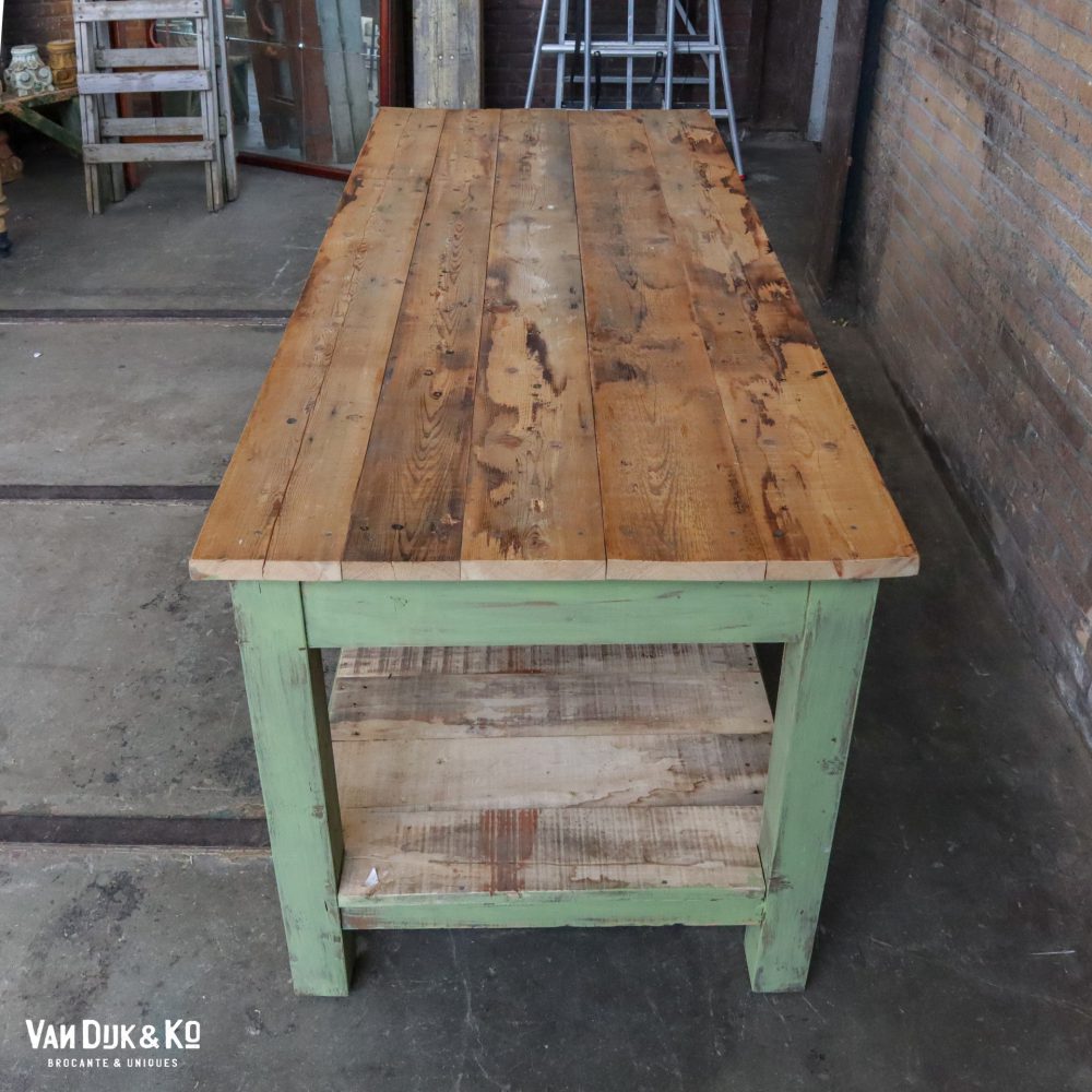 Groene houten werktafel