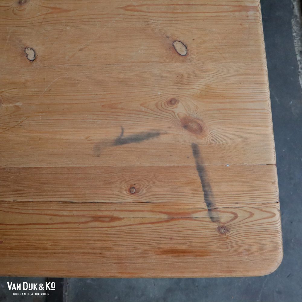 Houten eettafel