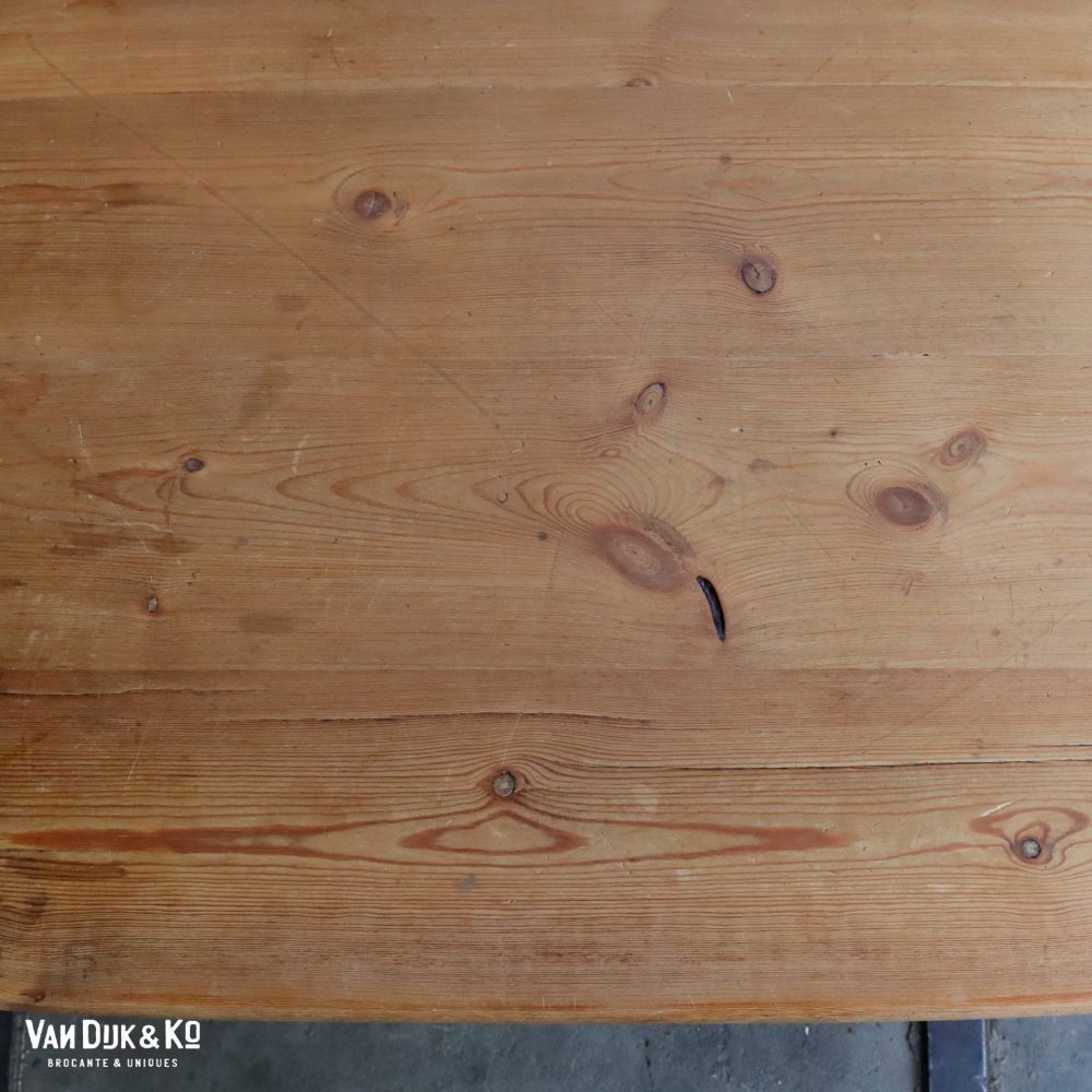 Houten eettafel