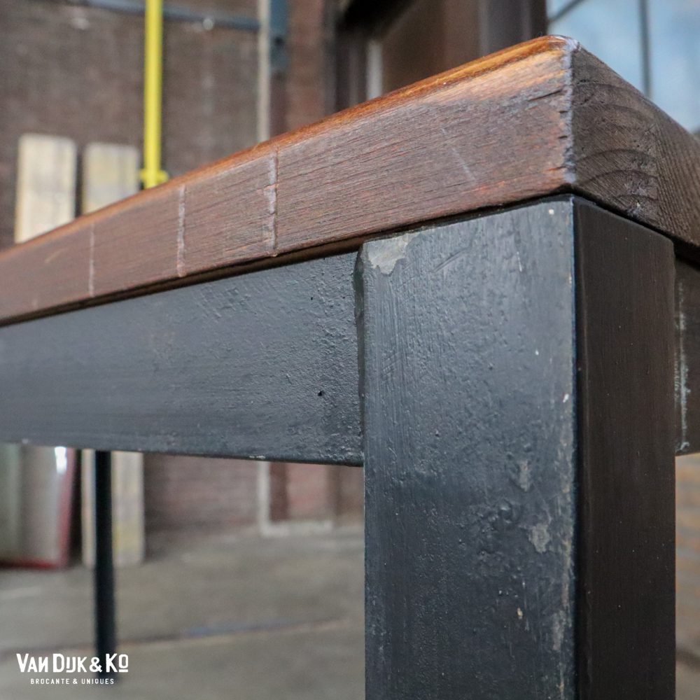 Tafel met zwart metalen frame - Afbeelding 5