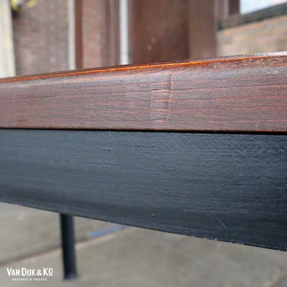 Tafel met zwart metalen frame - Afbeelding 8