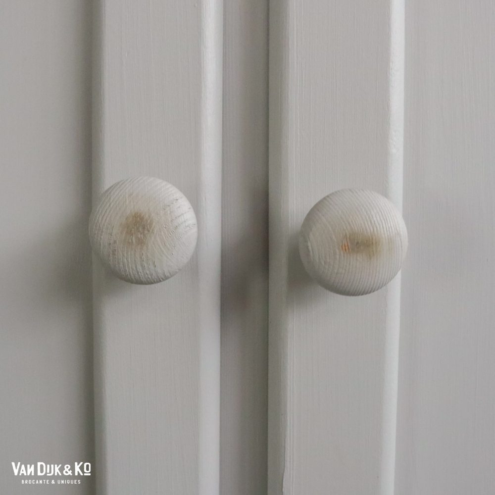 Lichtgrijze vitrinekast - VD&Ko Maatwerk - Afbeelding 7