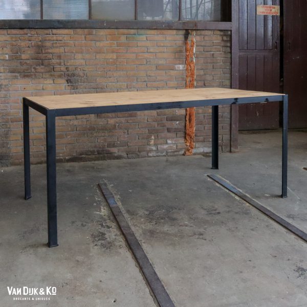 Industriële tafel