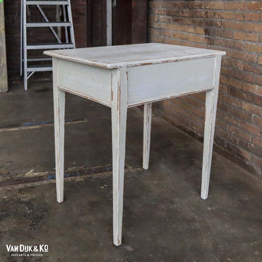 Brocante tafeltje