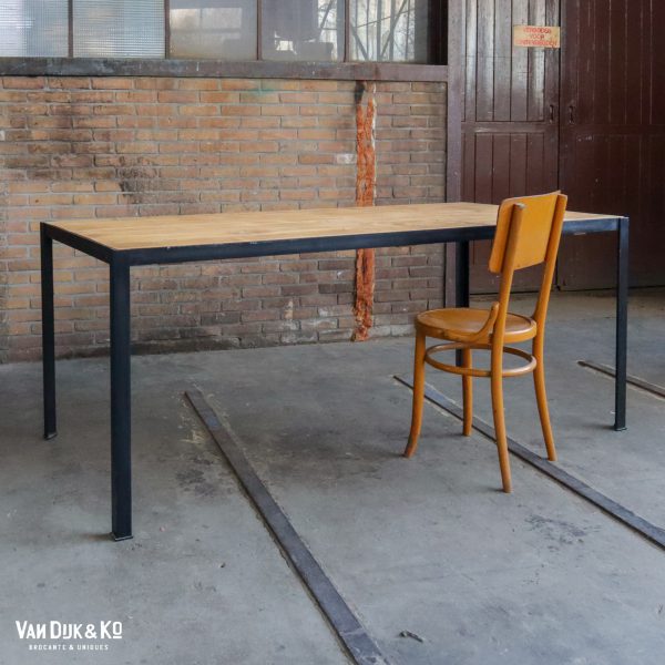 Industriële tafel