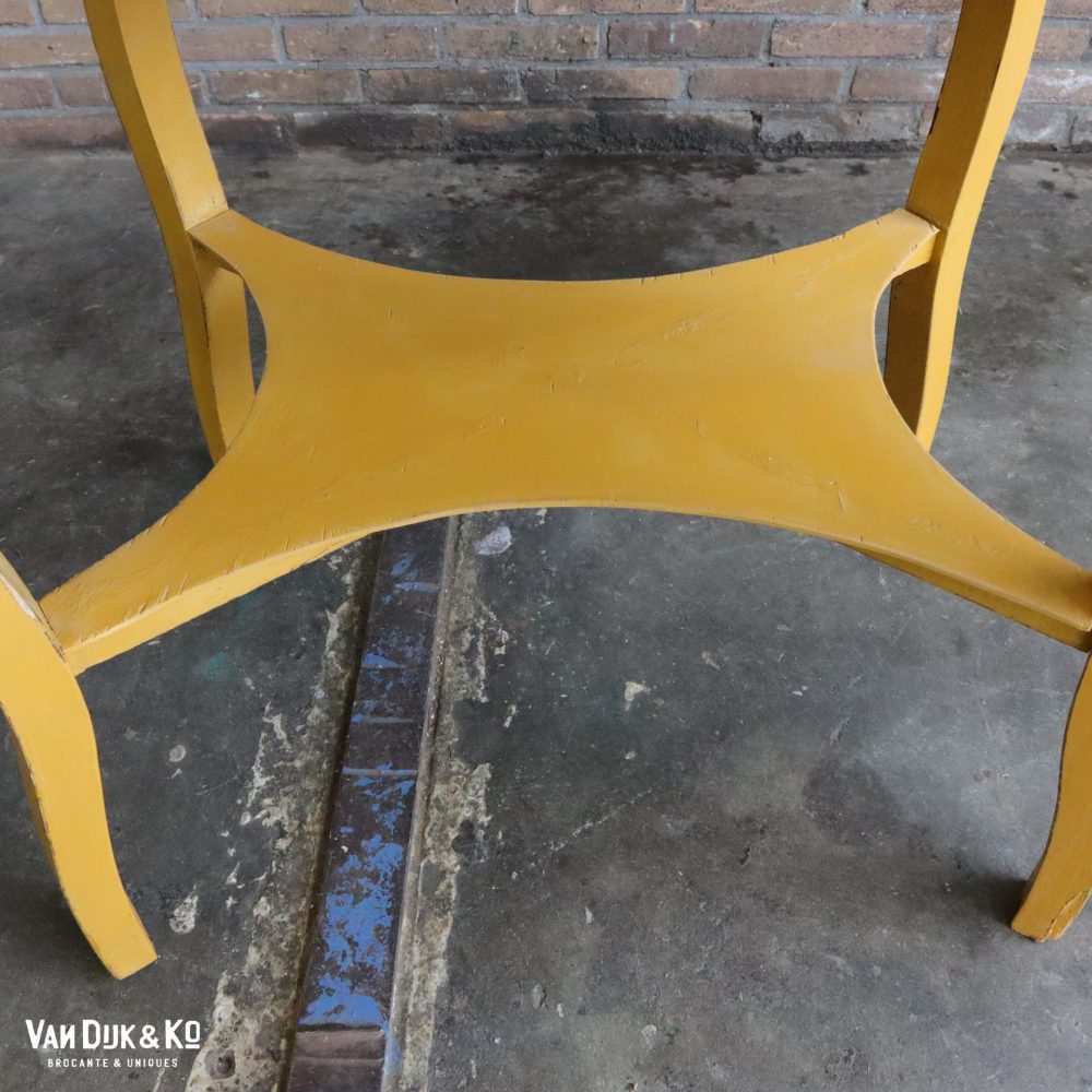Gele tafel