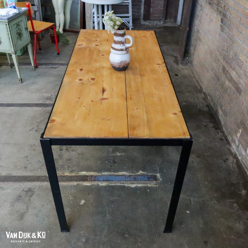 Industriële tafel