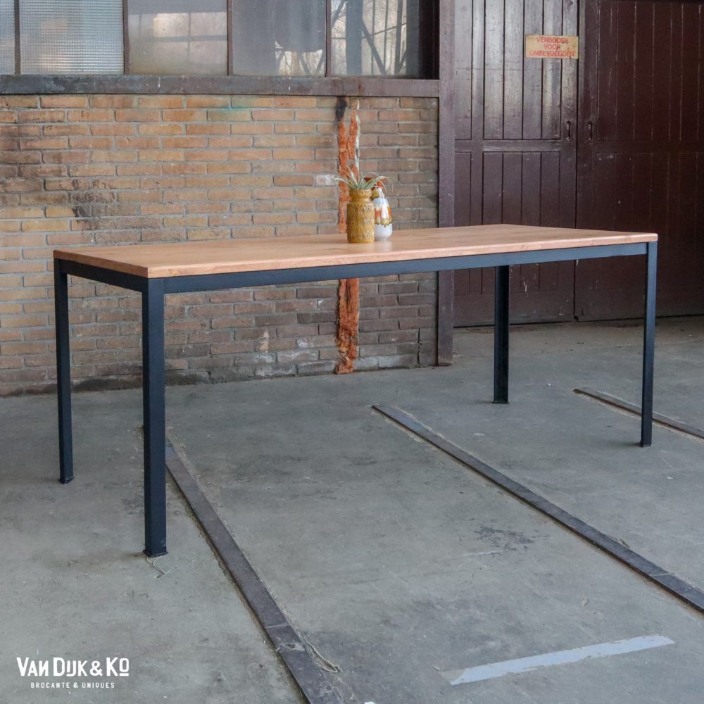 Industriële tafel