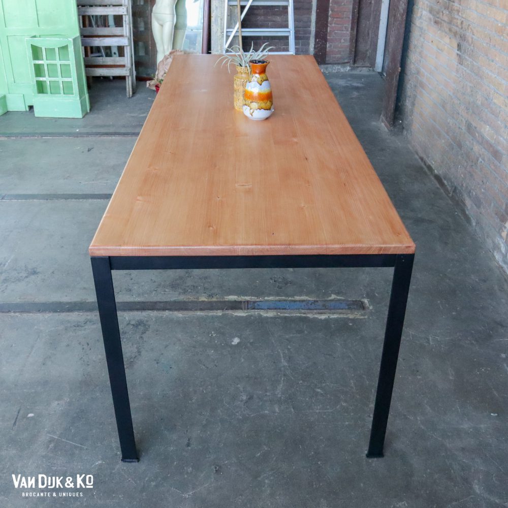 Industriële tafel