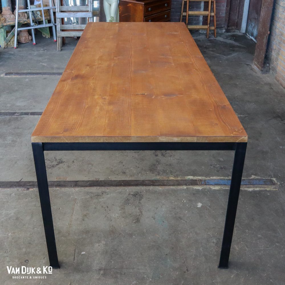 Industriële tafel