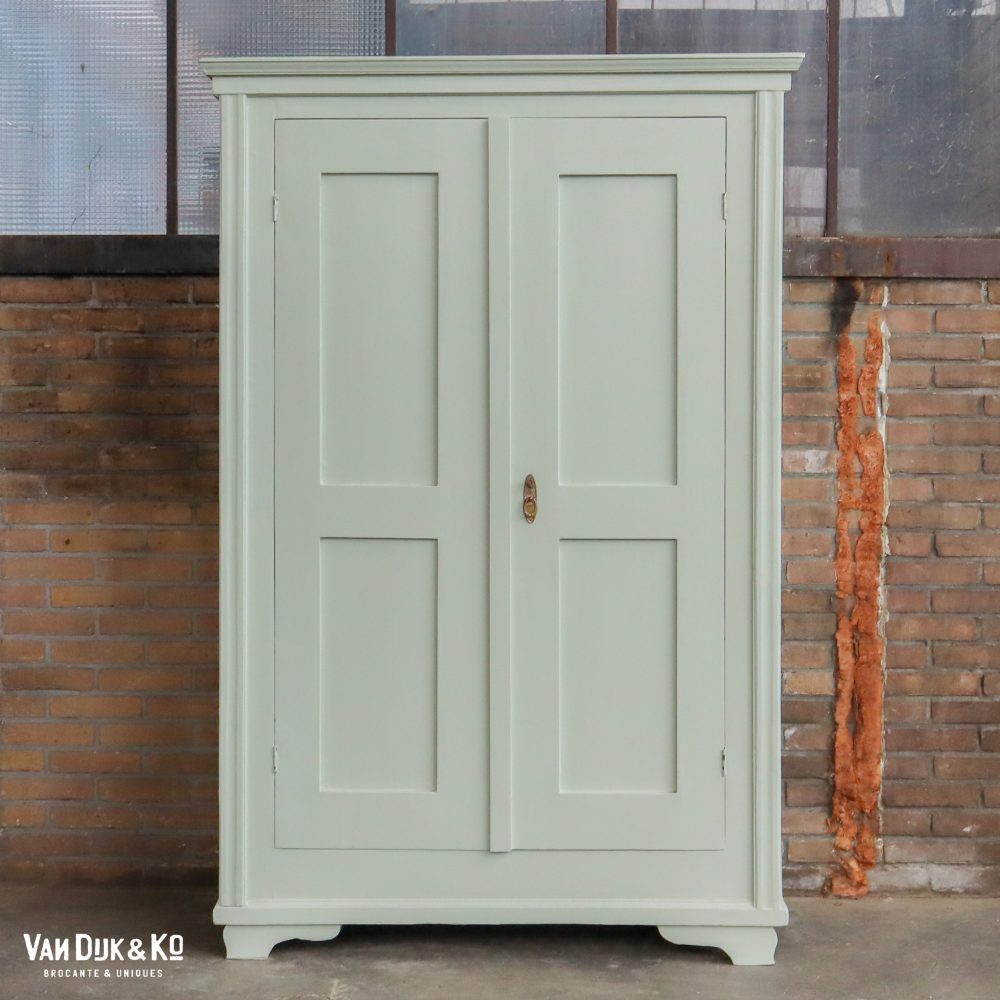 Mint kleurige linnenkast