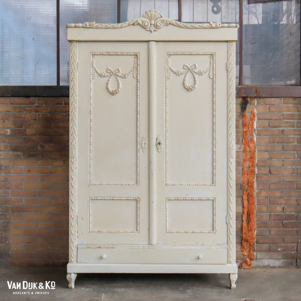 Brocante witte linnenkast - Afbeelding 2