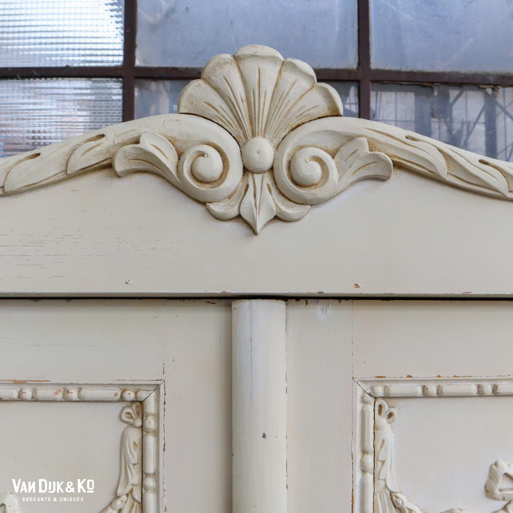 Brocante witte linnenkast - Afbeelding 3
