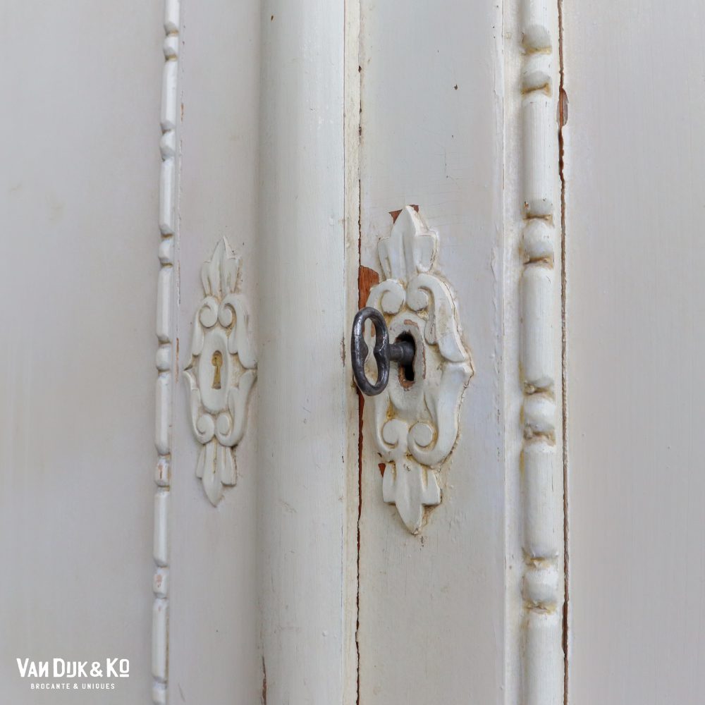 Brocante witte linnenkast - Afbeelding 10