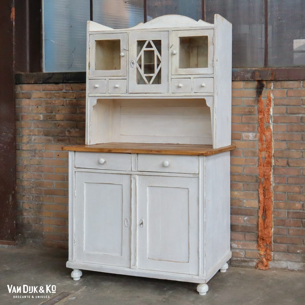 Brocante witte buffetkast