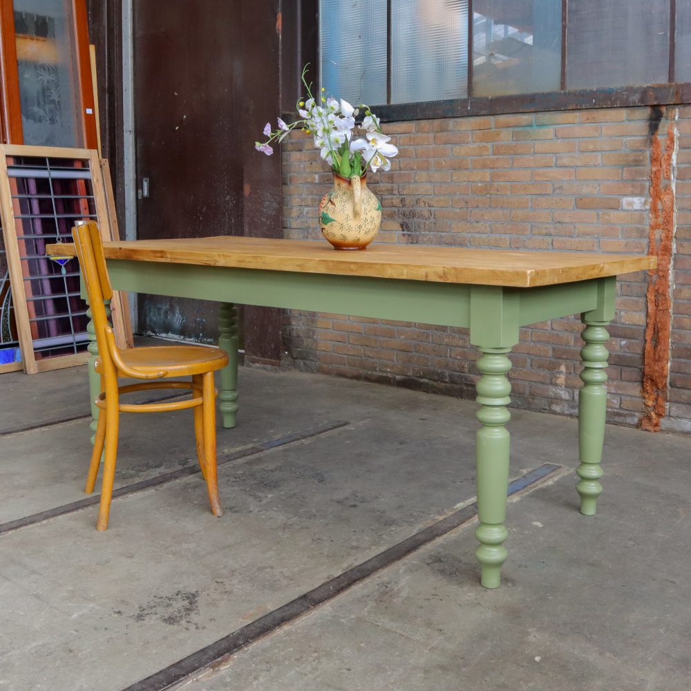 Groene houten tafel - Afbeelding 2