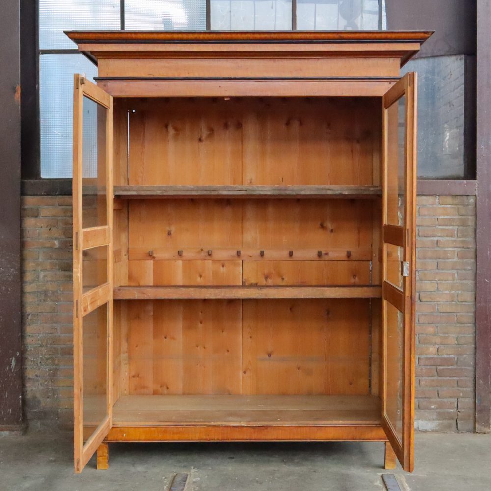 Vintage houten vitrinekast - Afbeelding 5