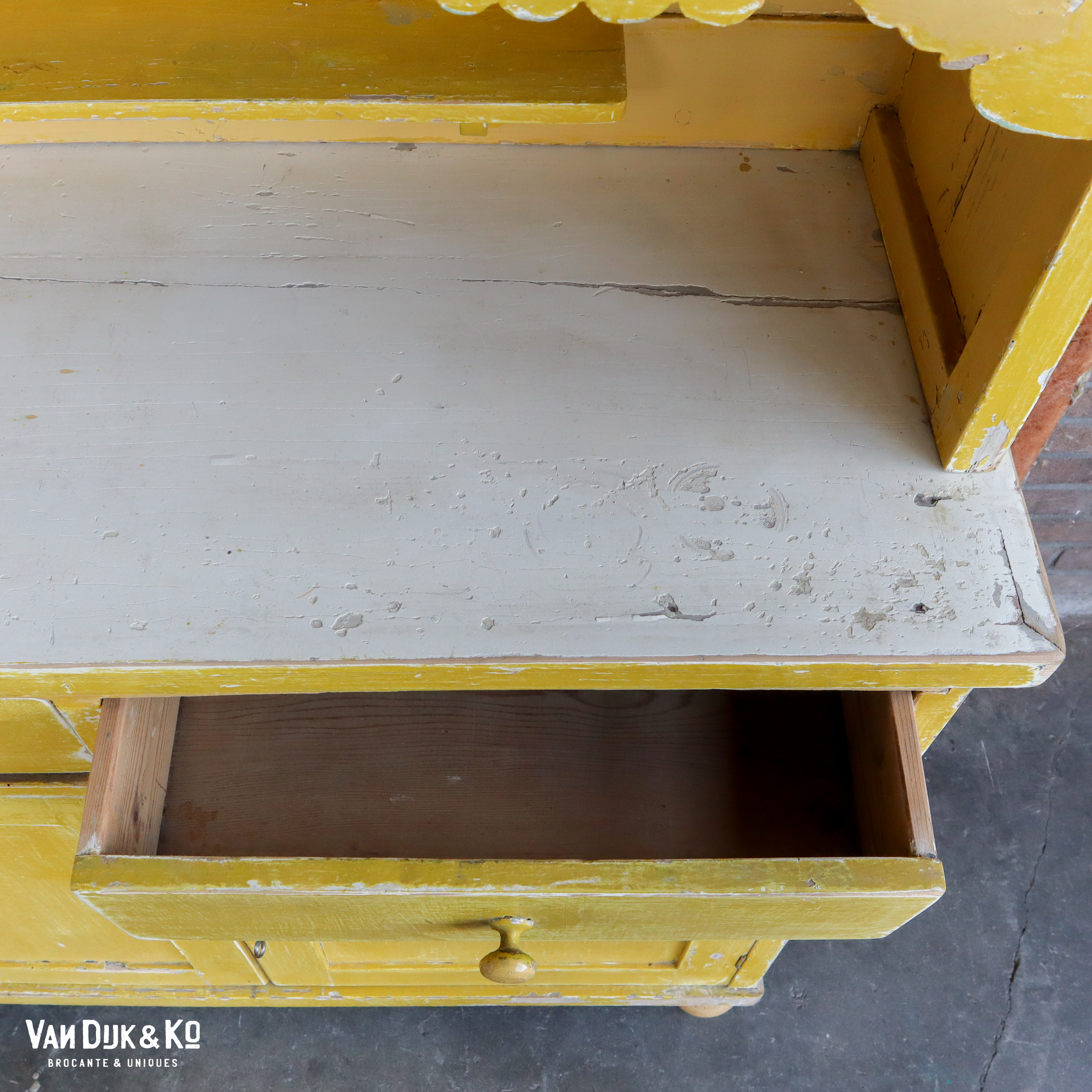Brocante gele buffetkast - Afbeelding 7