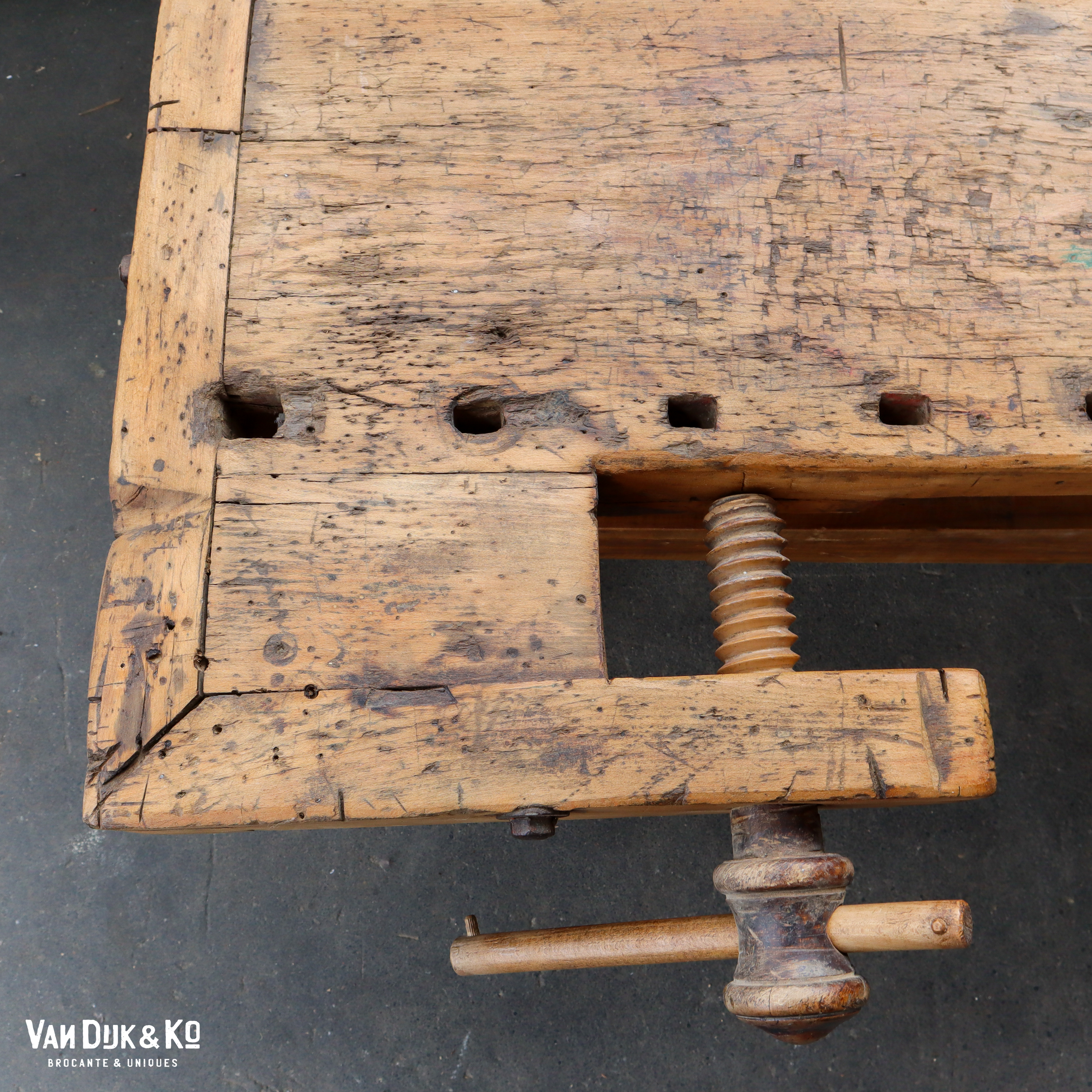 Vintage werkbank met bankschroeven - Afbeelding 3