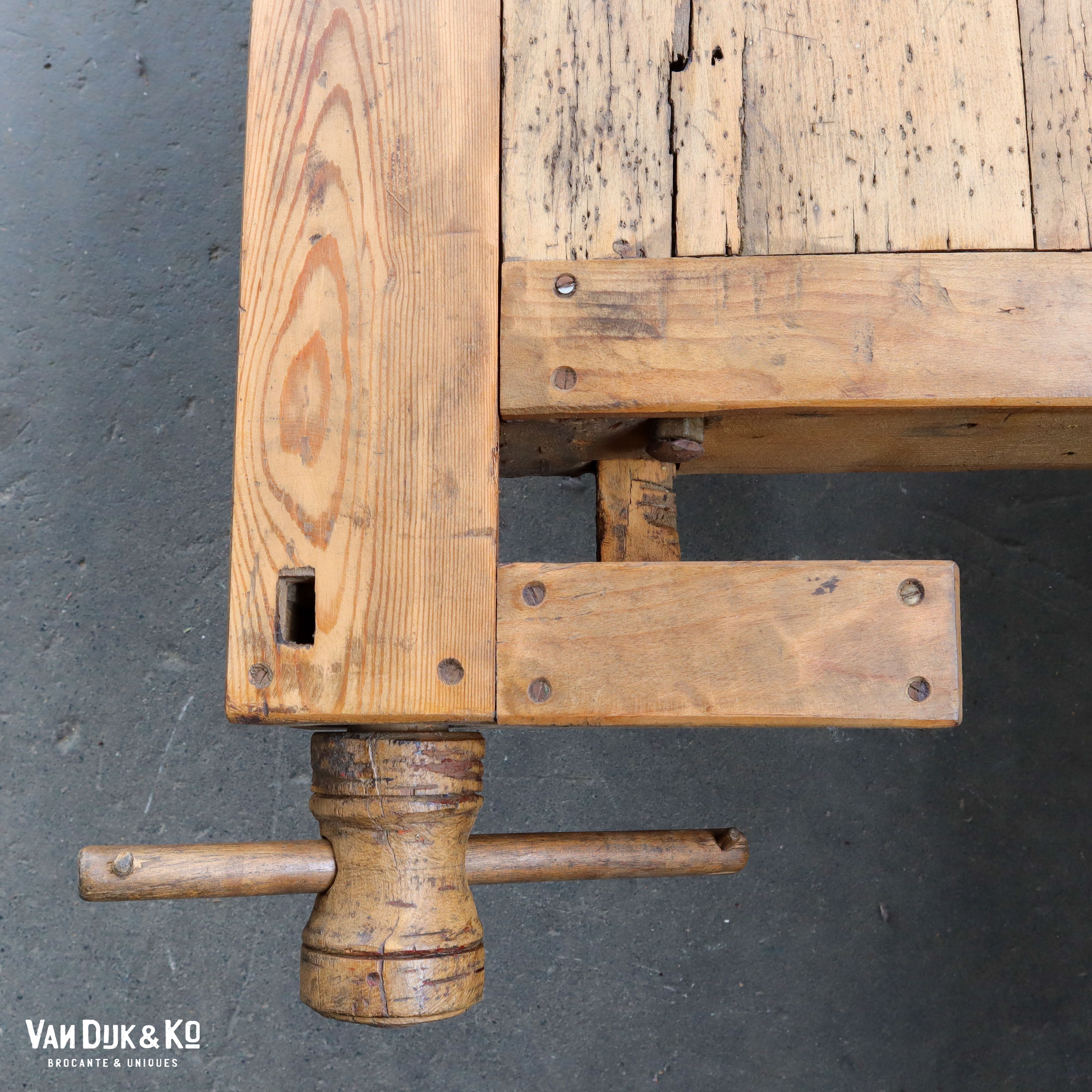Vintage werkbank met bankschroeven - Afbeelding 10