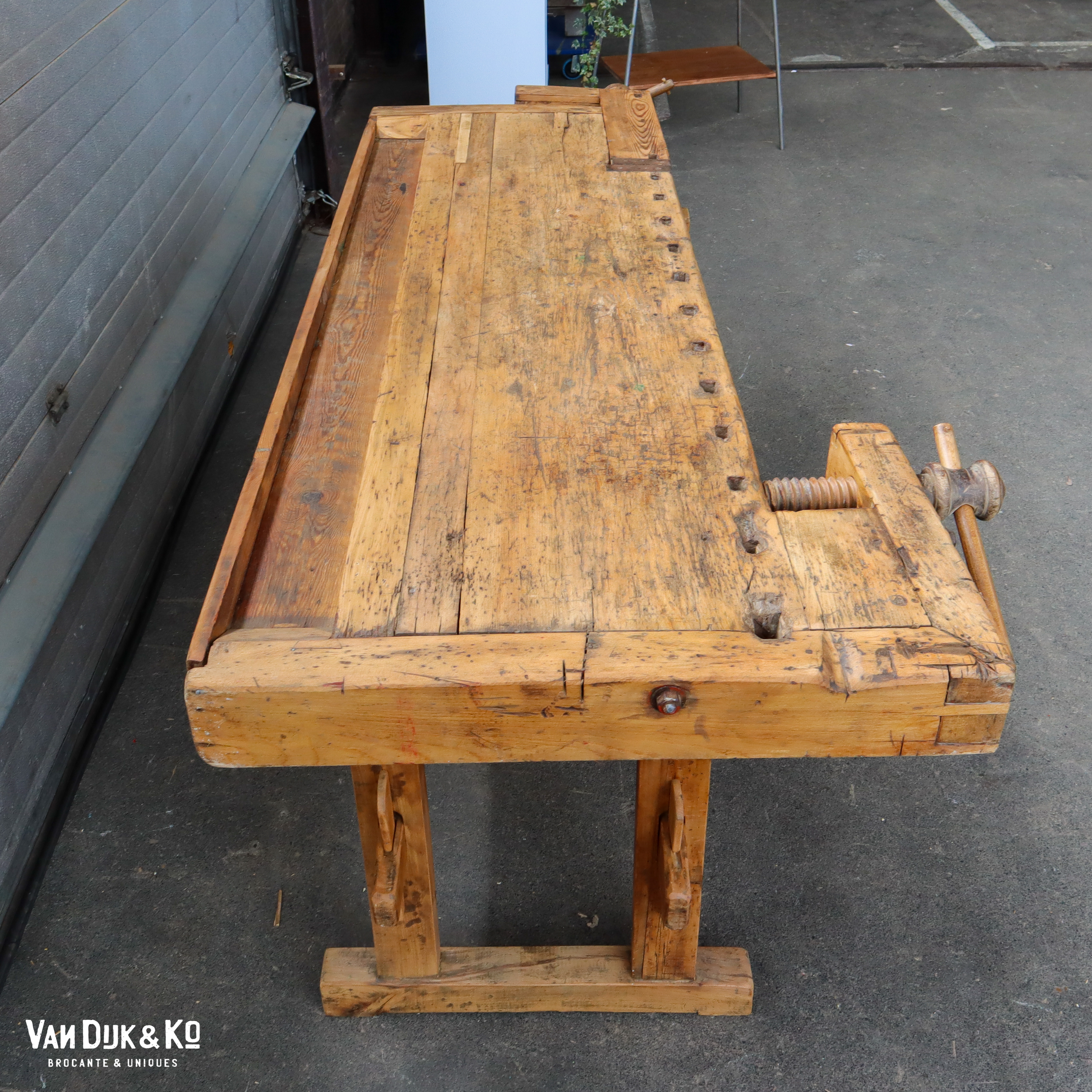 Vintage werkbank met bankschroeven - Afbeelding 9
