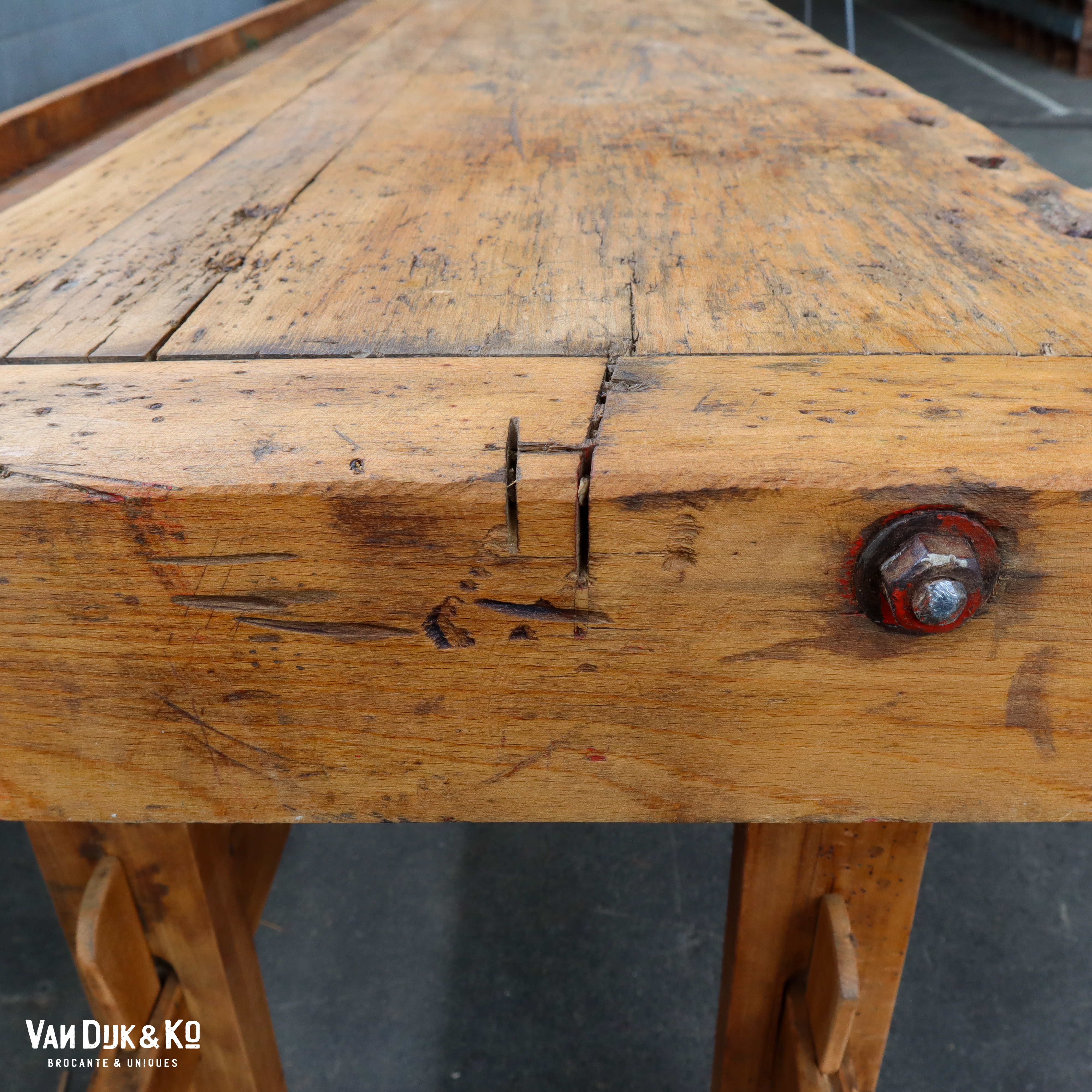 Vintage werkbank met bankschroeven - Afbeelding 8