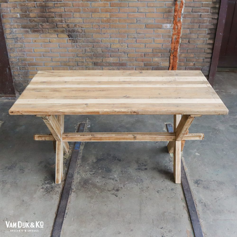 Houten kruispoot tafel - Afbeelding 8