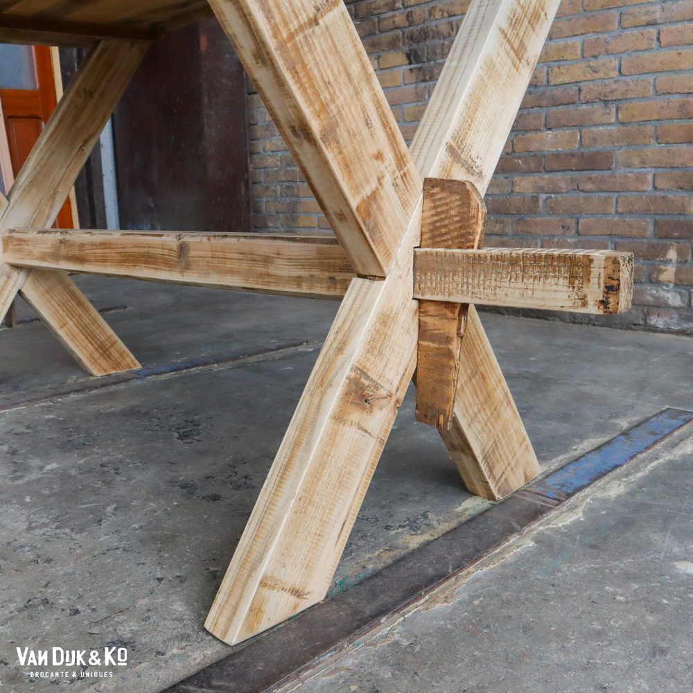 Houten kruispoot tafel - Afbeelding 7