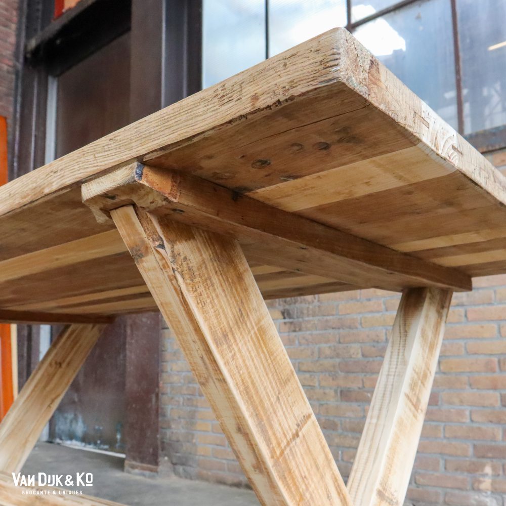 Houten kruispoot tafel - Afbeelding 6