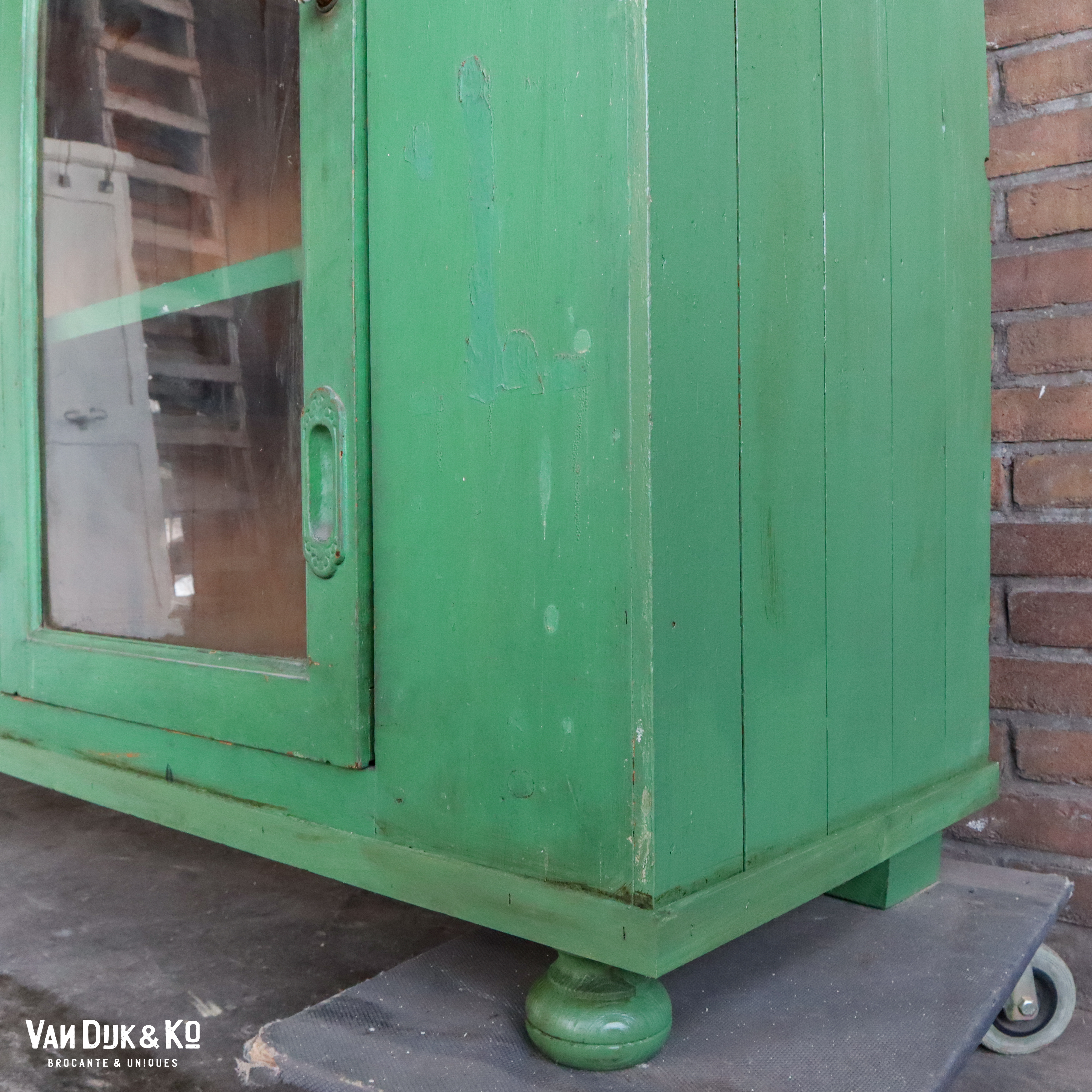 Vintage groene vitrinekast - Afbeelding 13