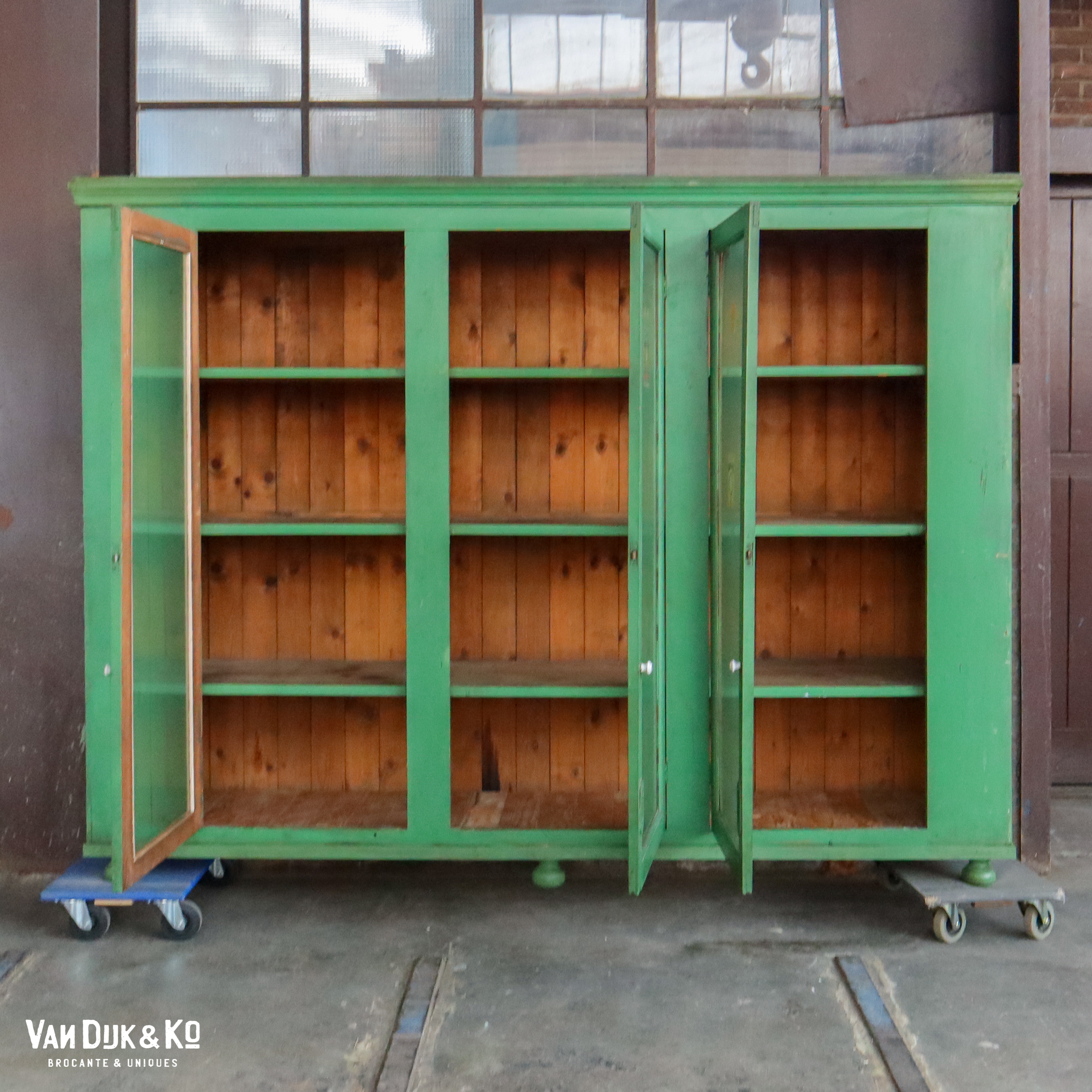 Vintage groene vitrinekast - Afbeelding 10