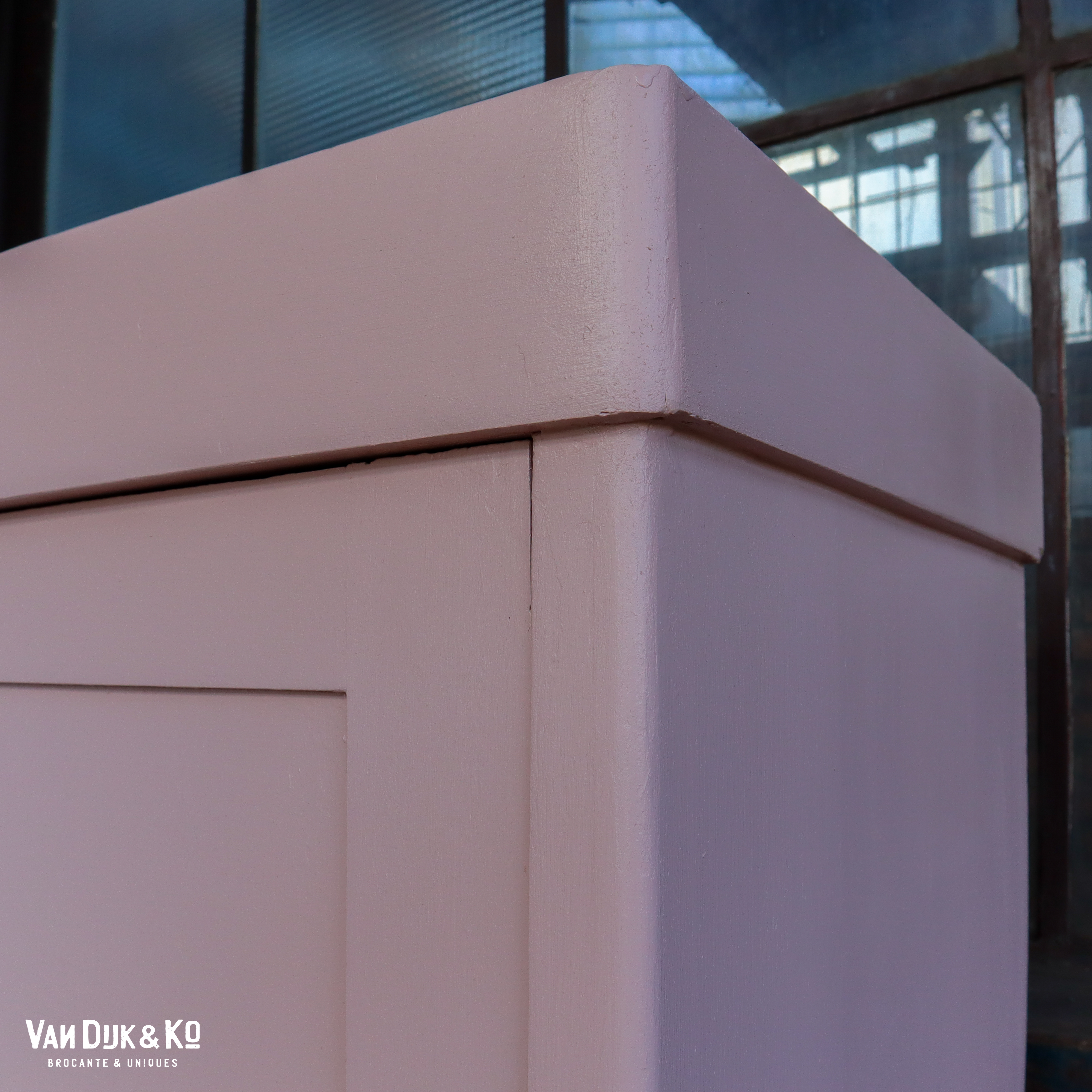 Roze eendeurs linnenkast - Afbeelding 5