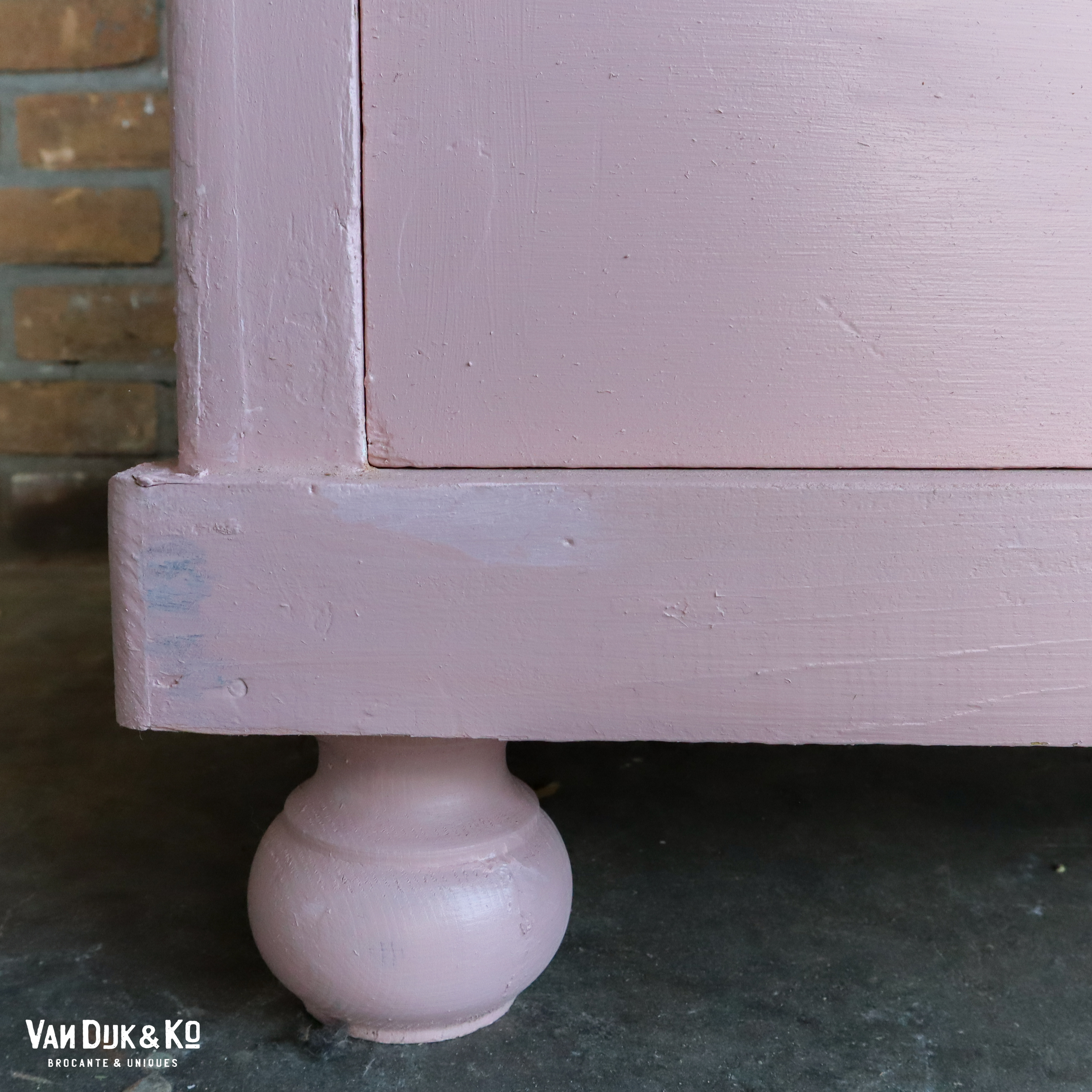Roze eendeurs linnenkast - Afbeelding 11