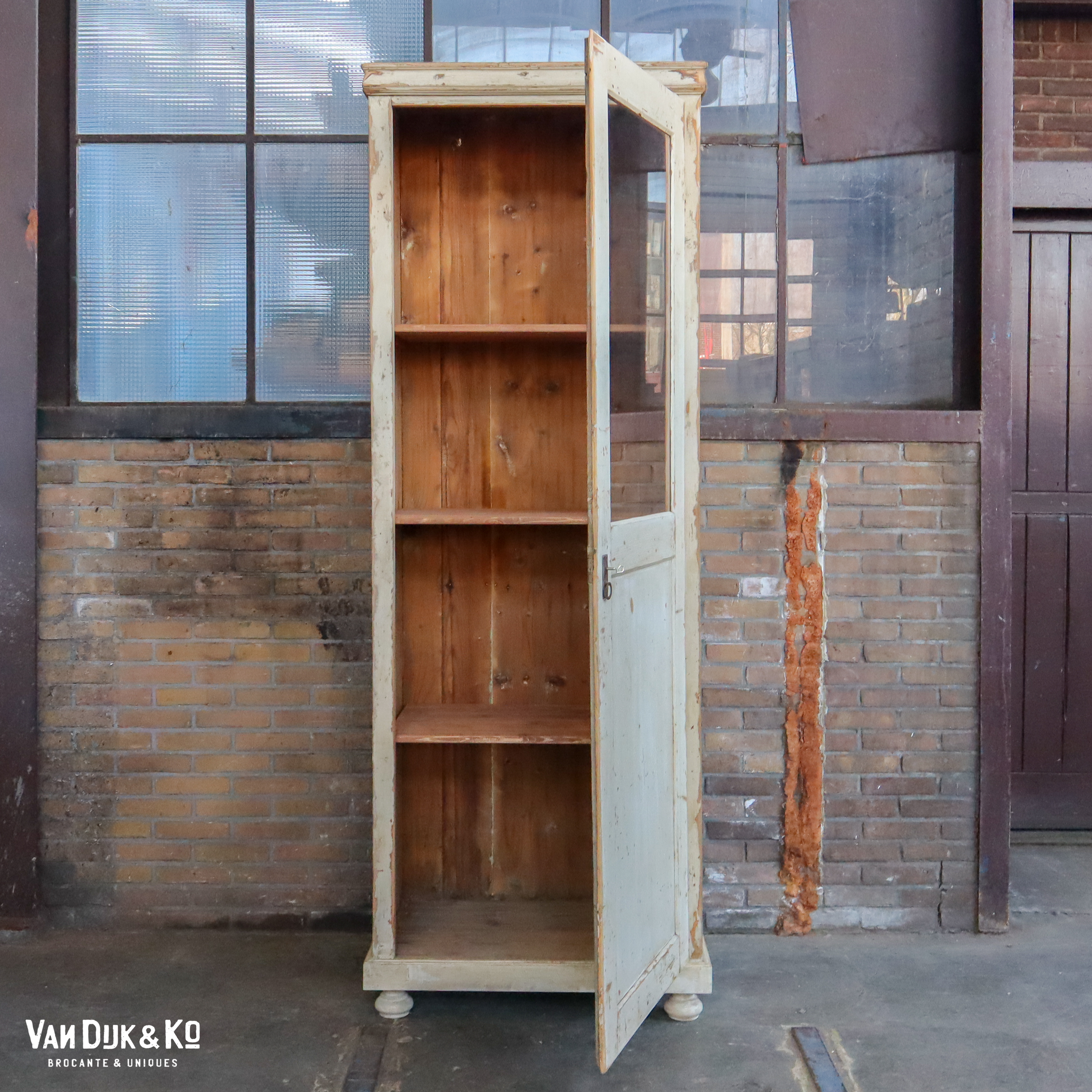 Brocante eendeurskast
