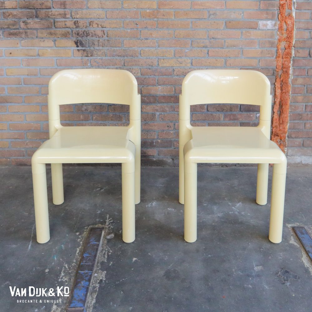 Design kunststof tafel met twee stoelen (set) - Afbeelding 7
