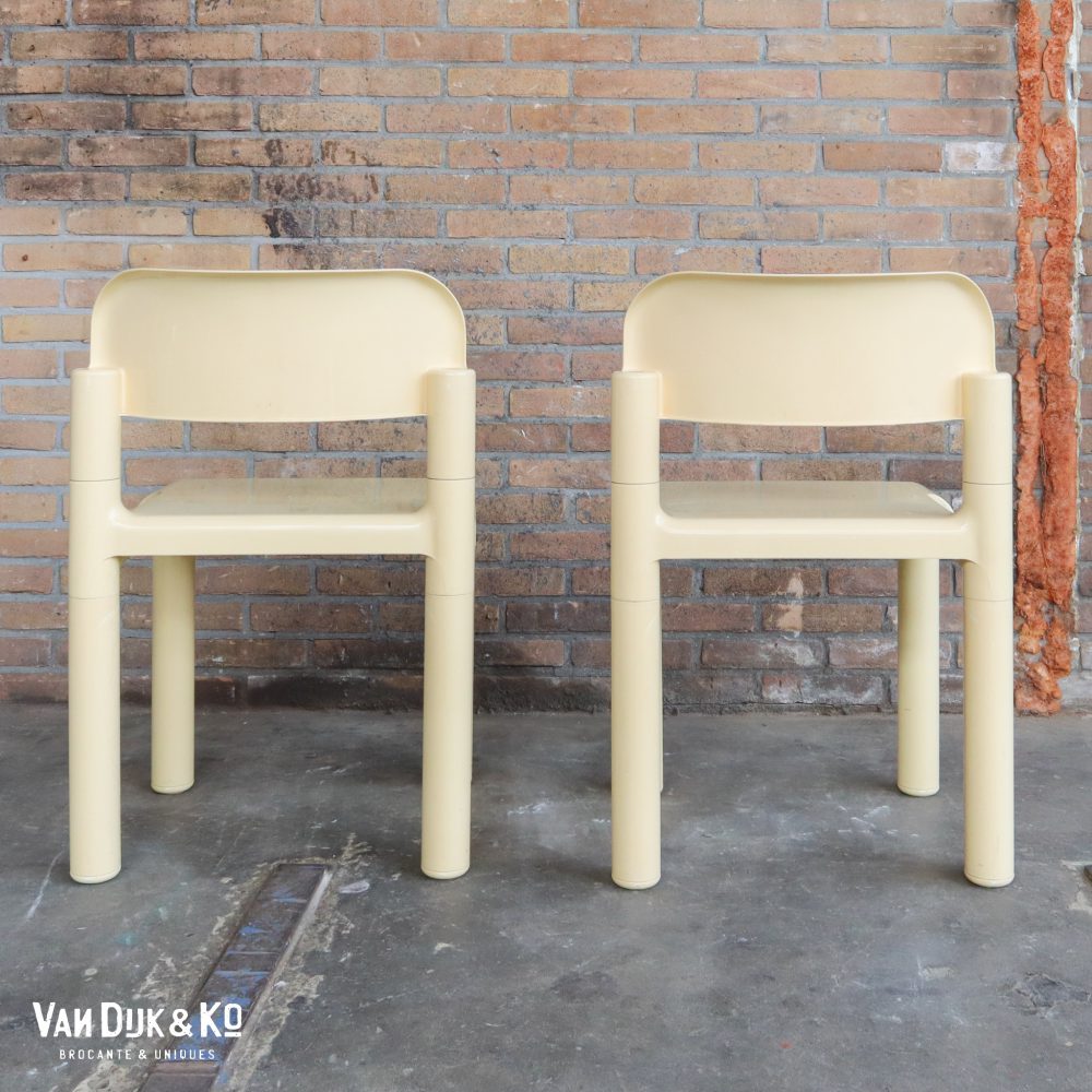 Design kunststof tafel met twee stoelen (set) - Afbeelding 5
