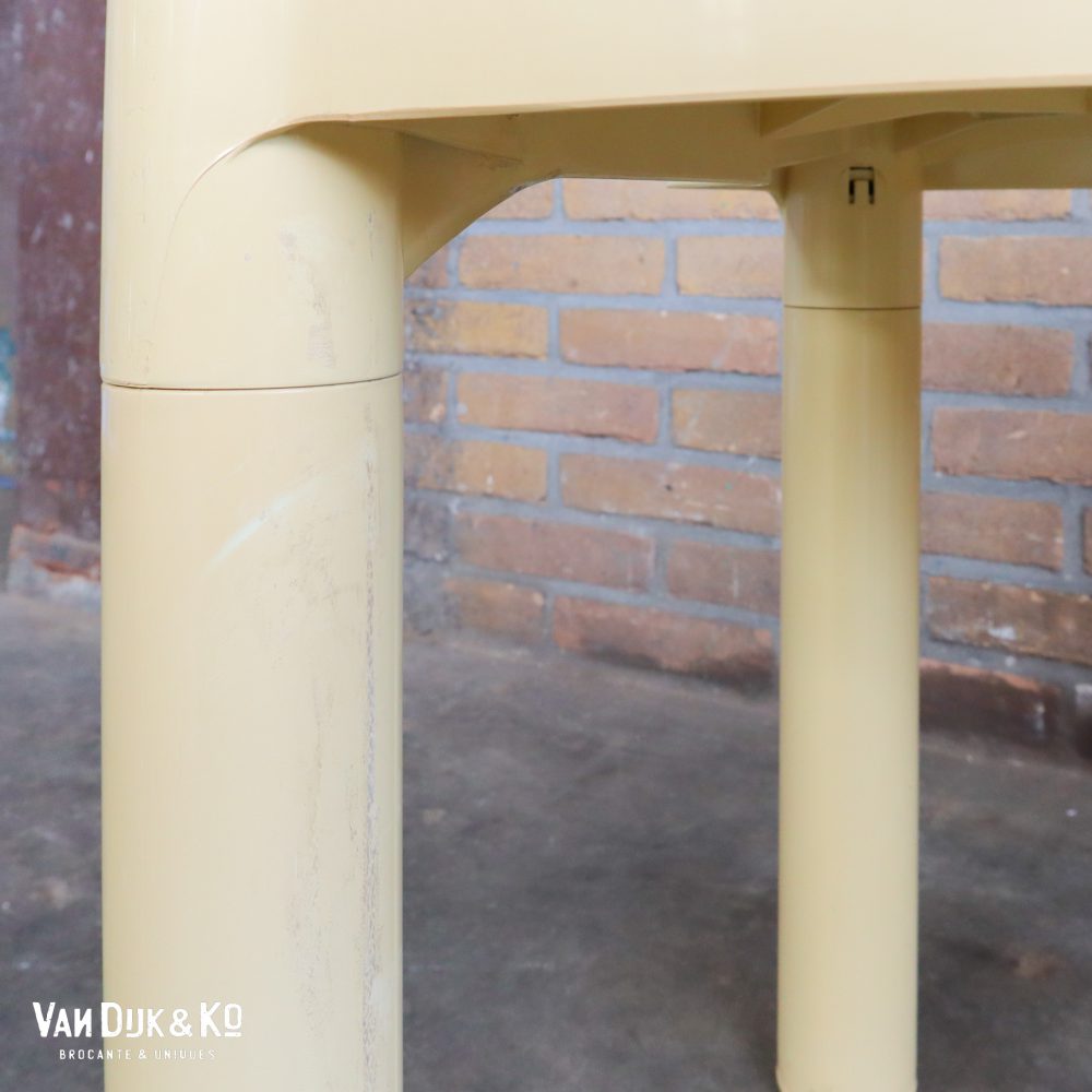 Design kunststof tafel met twee stoelen (set) - Afbeelding 4