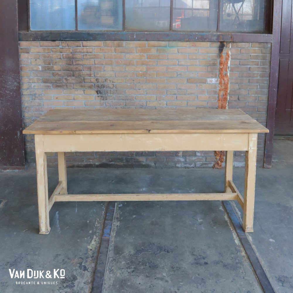 Houten tafel - Afbeelding 4