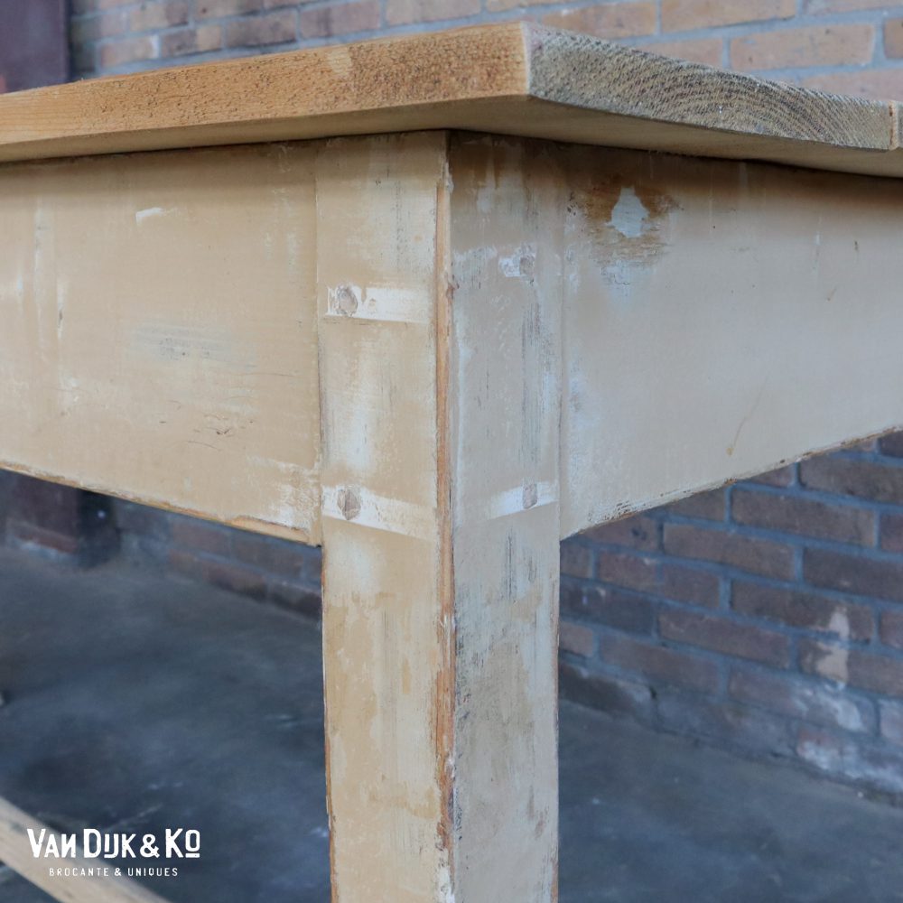 Houten tafel - Afbeelding 2