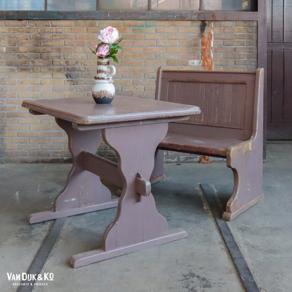 Brocante tafel met bank (set)