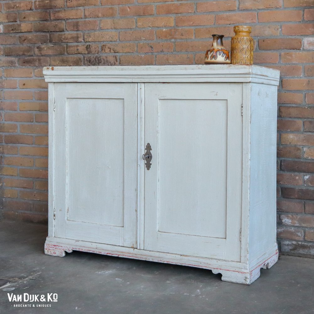 Brocante witte onderkast - Afbeelding 2