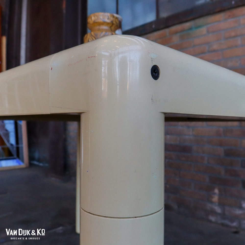 Design kunststof tafel - Afbeelding 4