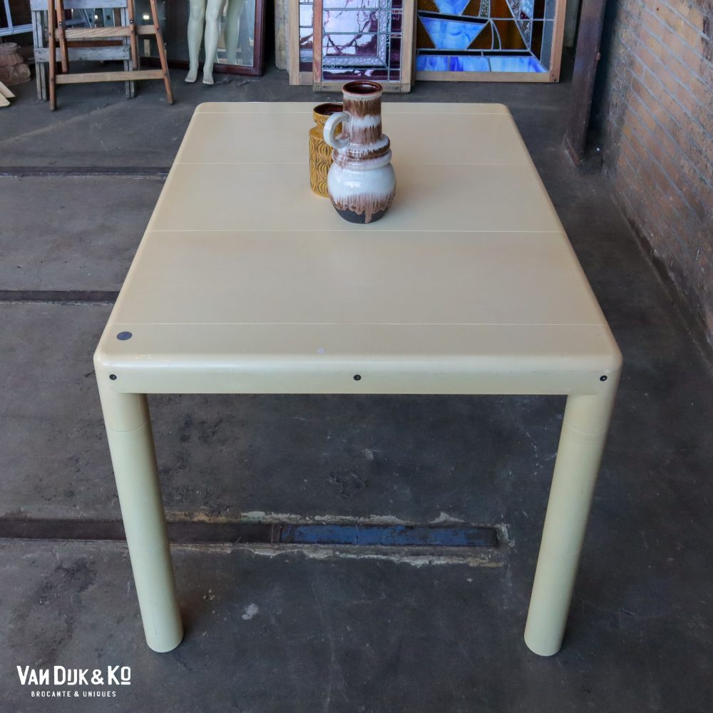 Design kunststof tafel - Afbeelding 3