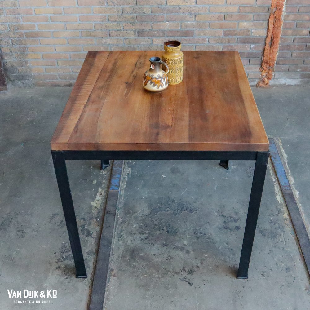 Tafel met zwart metalen frame - VD&Ko maatwerk - Afbeelding 5