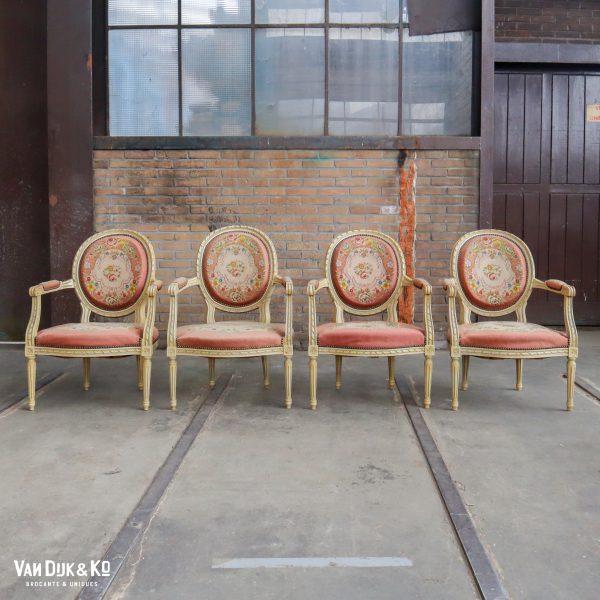 Antieke Louis XV fauteuils