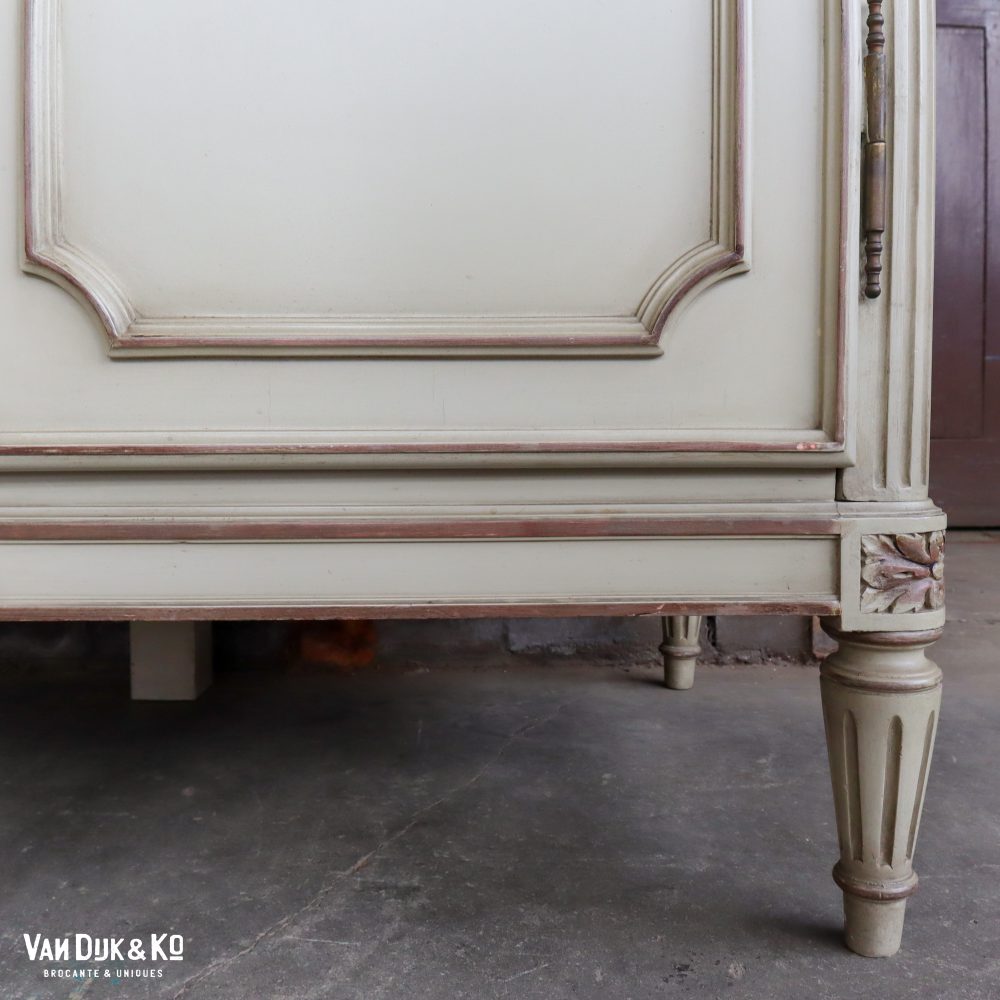 Brocante vierdeurs linnenkast - Afbeelding 10
