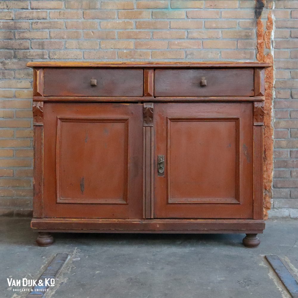Brocante bruine onderkast