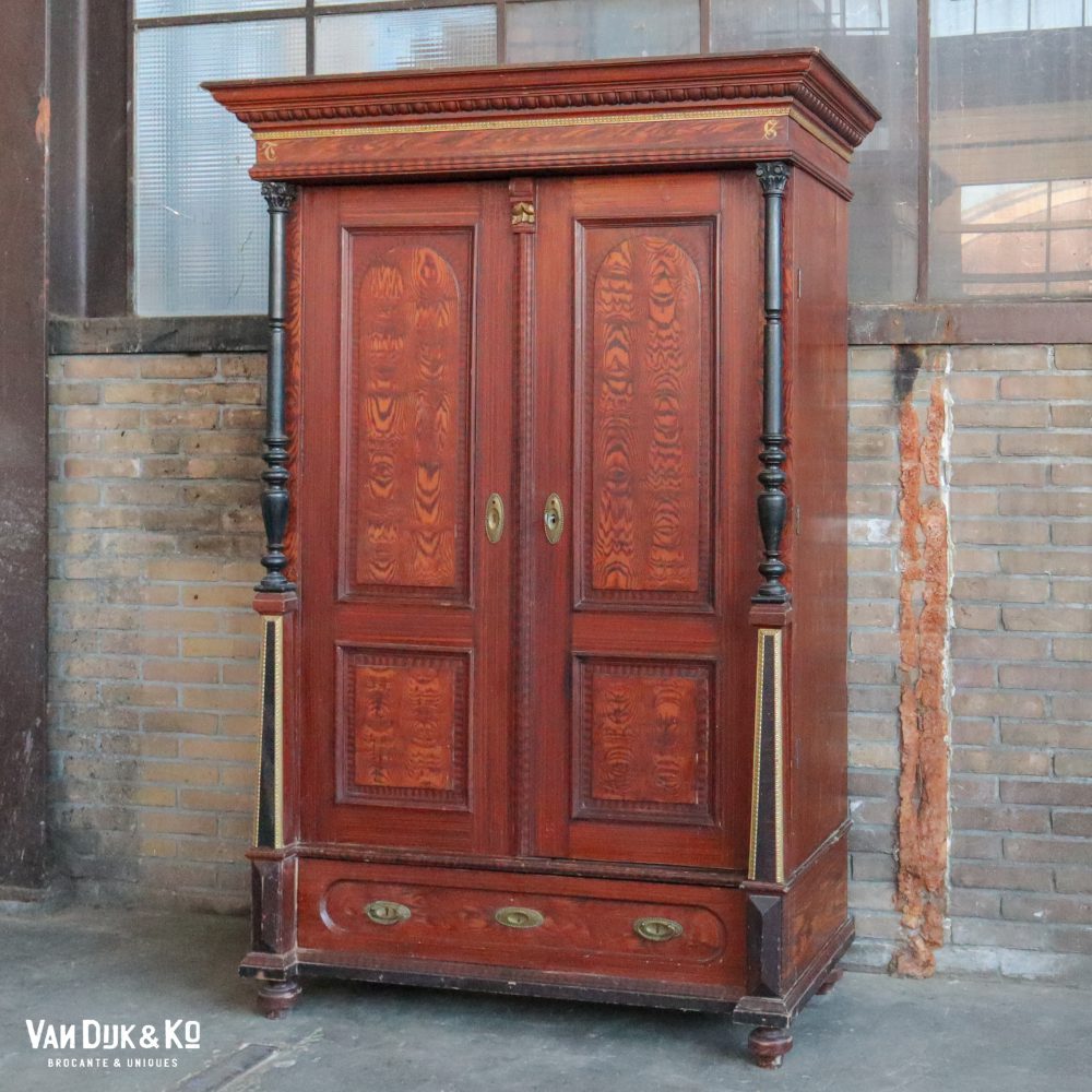 Brocante bruine linnenkast