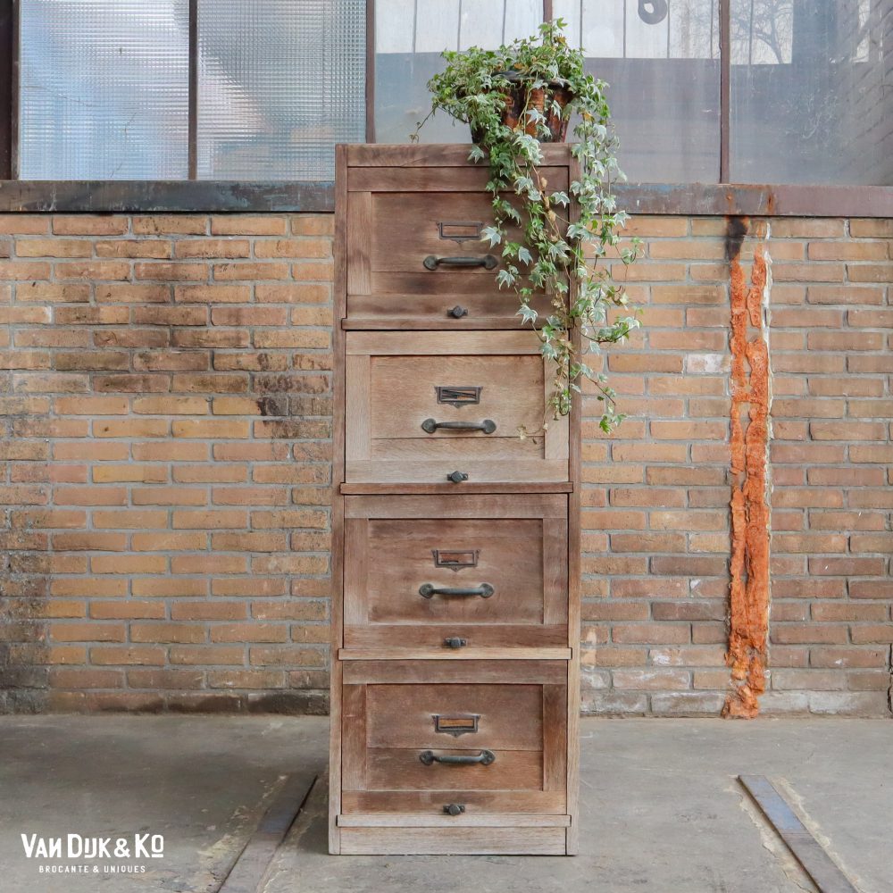 Vintage houten archiefkast