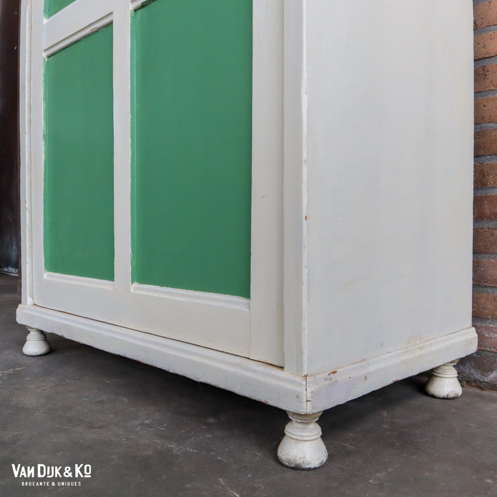 Groen-witte linnenkast - Afbeelding 10